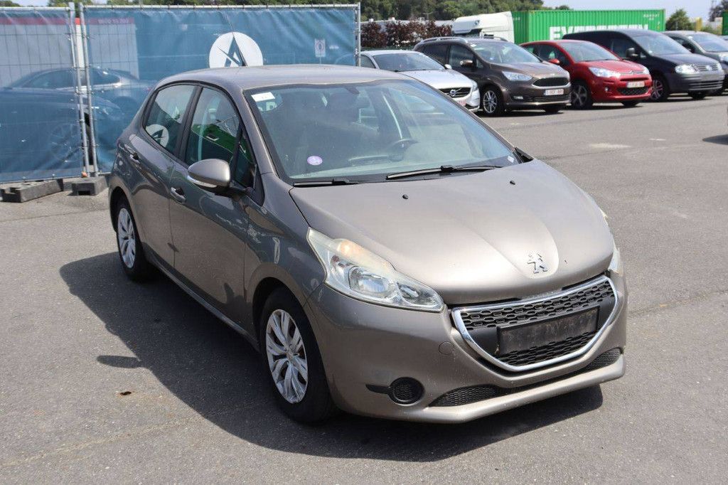 Passenger car Peugeot 208 Petrol 82hp 2012 (Margin)