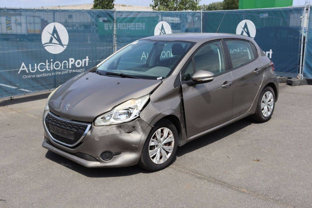 Passenger car Peugeot 208 Petrol 82hp 2012 (Margin)