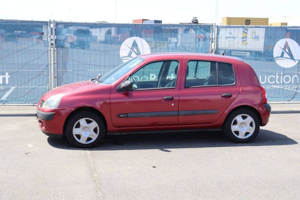 Renault Clio Benziner 75 PS Pkw, Baujahr 2010 (Margin)
