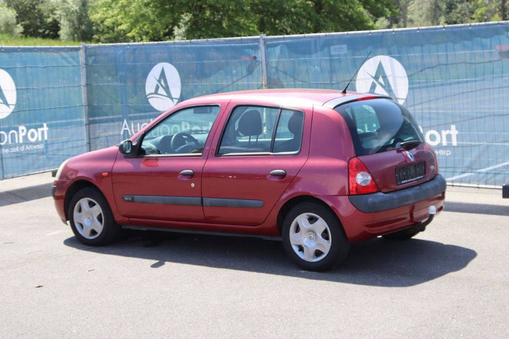Renault Clio Benziner 75 PS Pkw, Baujahr 2010 (Margin)