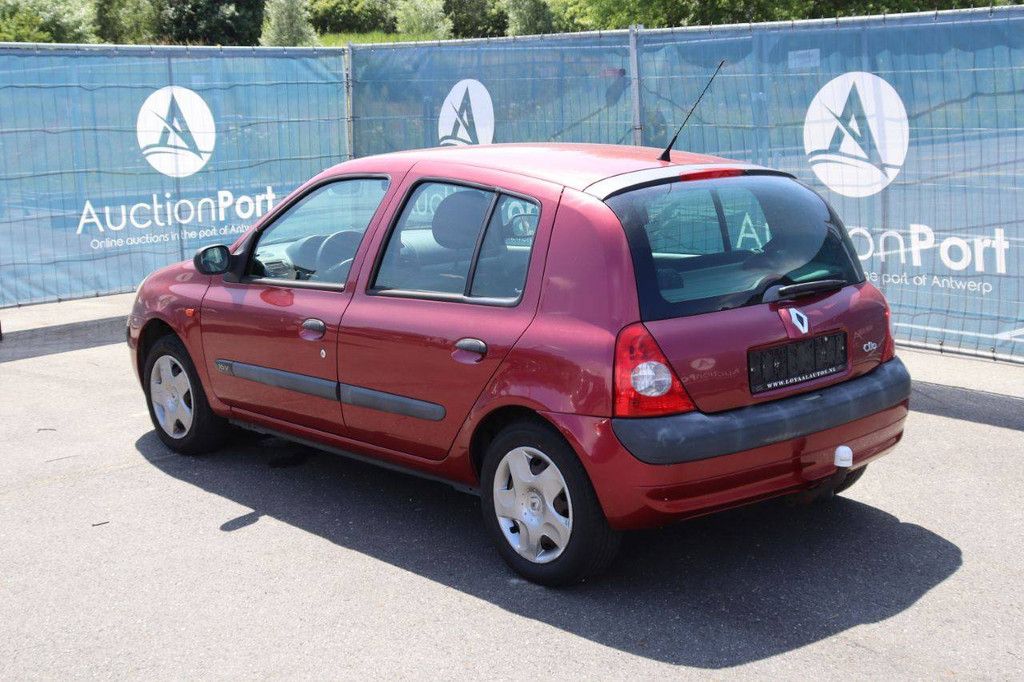 Renault Clio Benziner 75 PS Pkw, Baujahr 2010 (Margin)