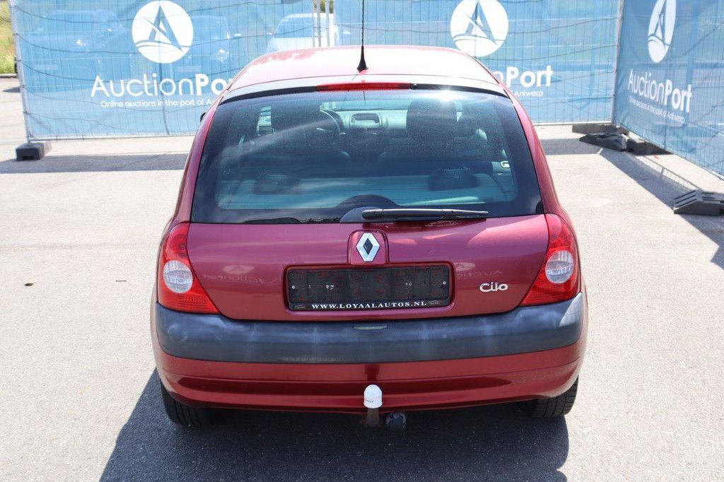 Renault Clio Benziner 75 PS Pkw, Baujahr 2010 (Margin)