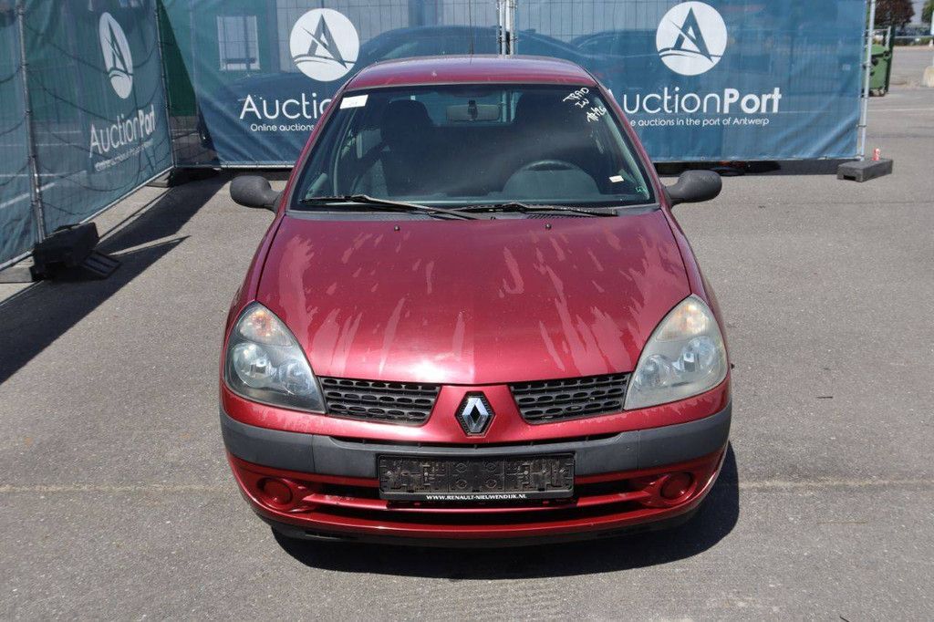 Renault Clio Benziner 75 PS Pkw, Baujahr 2010 (Margin)