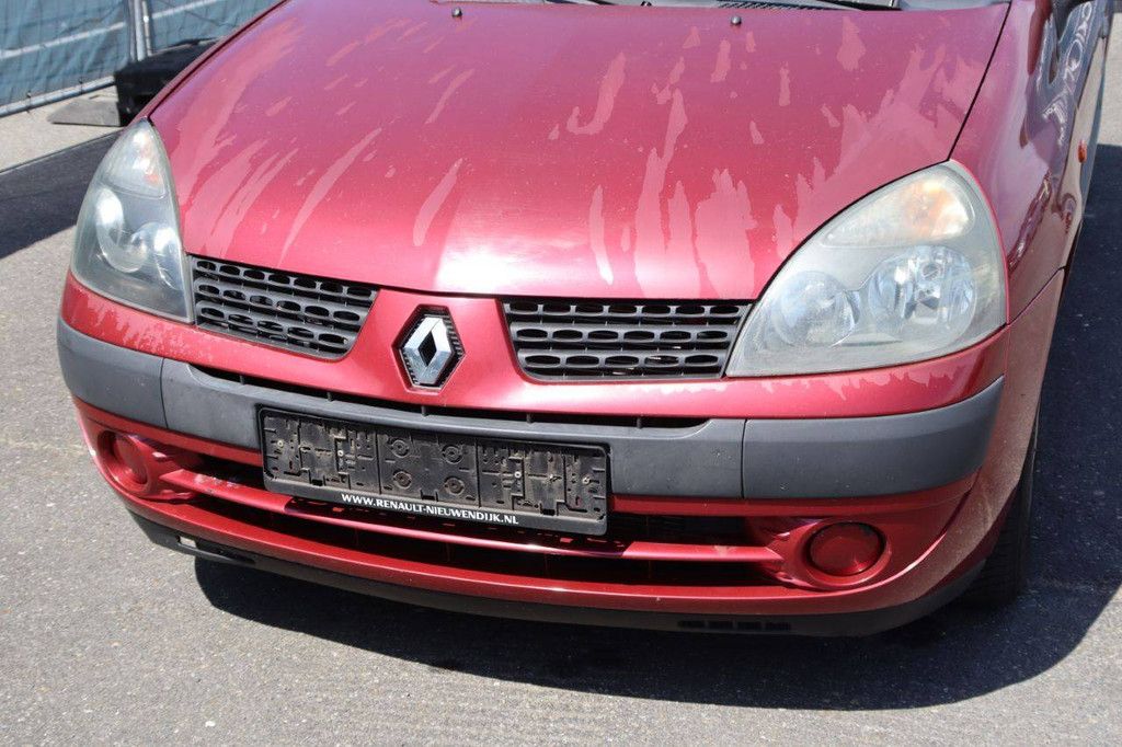 Renault Clio Benziner 75 PS Pkw, Baujahr 2010 (Margin)