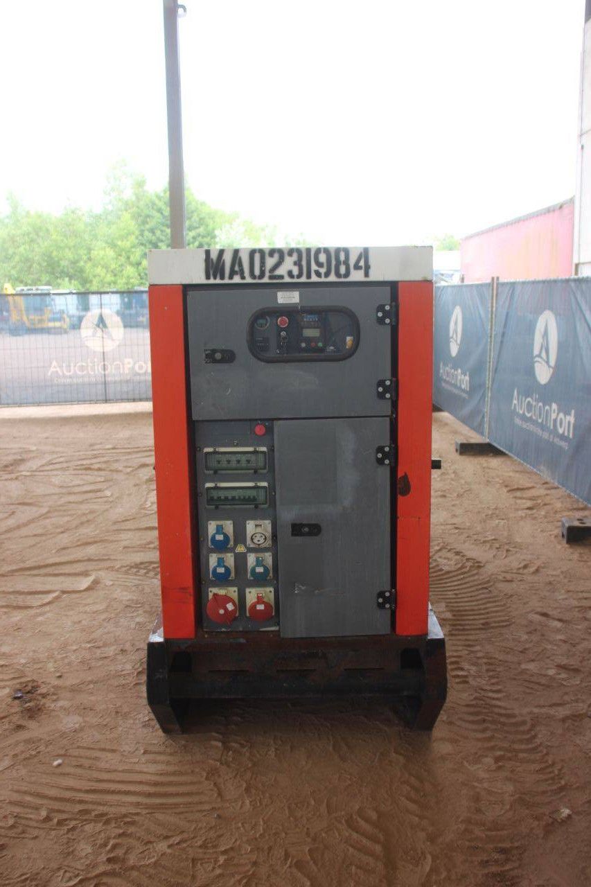 Generator SDMO R90C3 Diesel 80kVA 2011