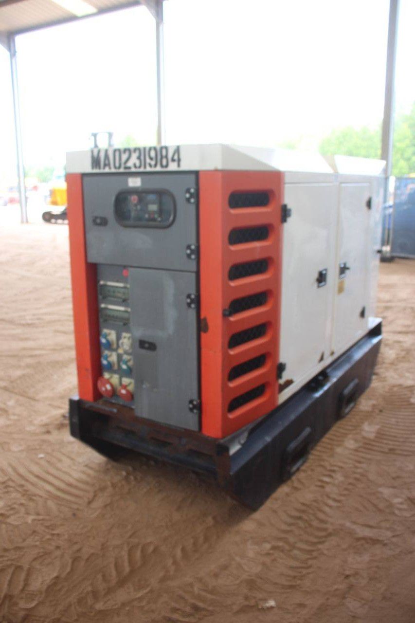Generator SDMO R90C3 Diesel 80kVA 2011