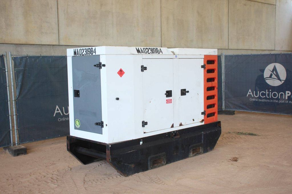 Generator SDMO R90C3 Diesel 80kVA 2011