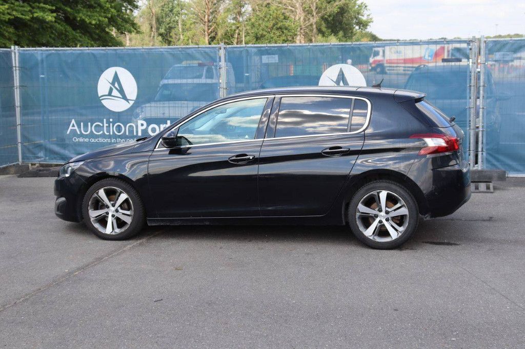 Pkw Peugeot 308 Benzin 130 PS 2015 (Margin)