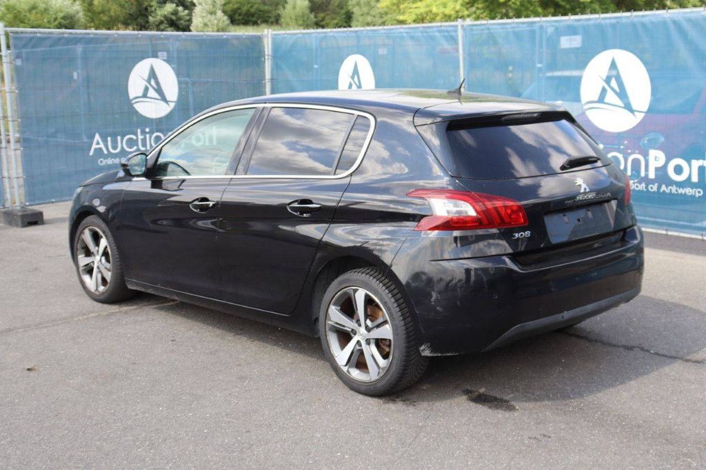Pkw Peugeot 308 Benzin 130 PS 2015 (Margin)