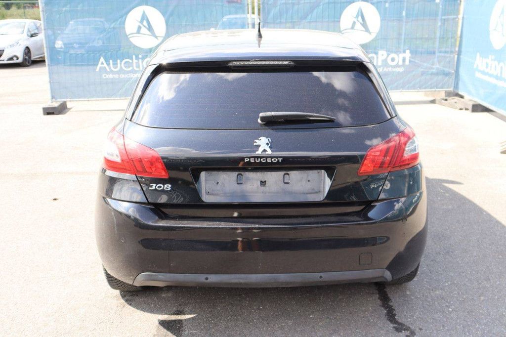 Pkw Peugeot 308 Benzin 130 PS 2015 (Margin)