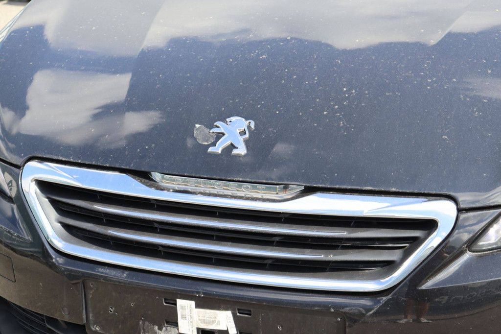 Pkw Peugeot 308 Benzin 130 PS 2015 (Margin)