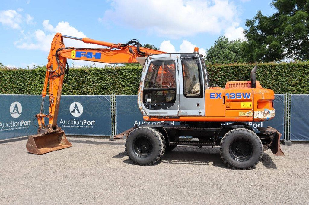 Wheel excavator Fiat Hitachi EX135W Diesel 76kW 2000