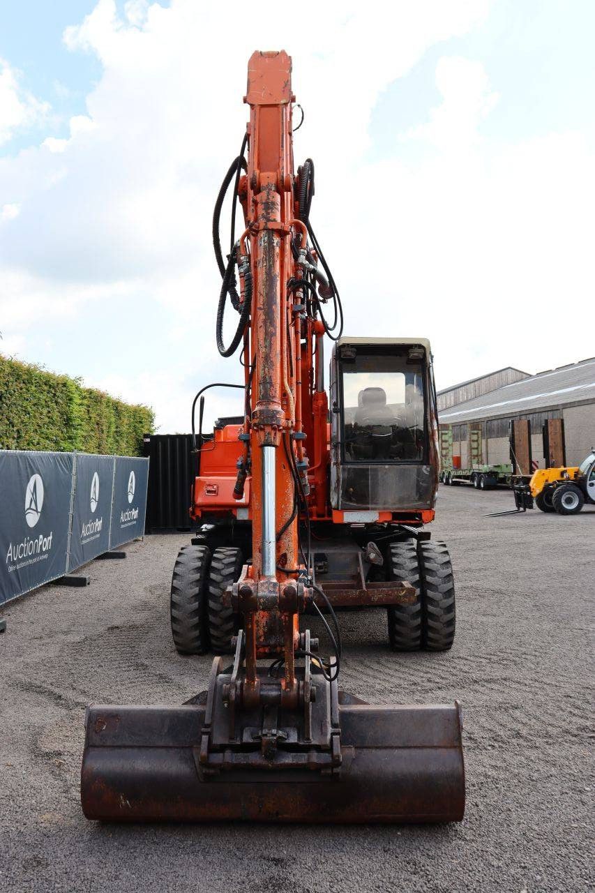 Wheel excavator Fiat Hitachi EX135W Diesel 76kW 2000