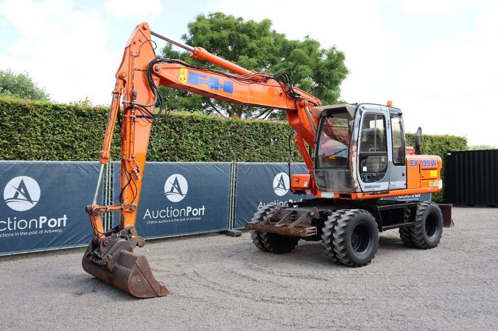 Wheel excavator Fiat Hitachi EX135W Diesel 76kW 2000