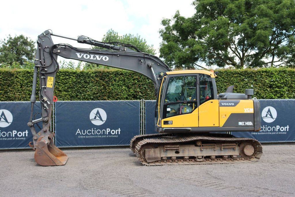 Crawler excavator Volvo EC140DL Diesel 85kW 2013