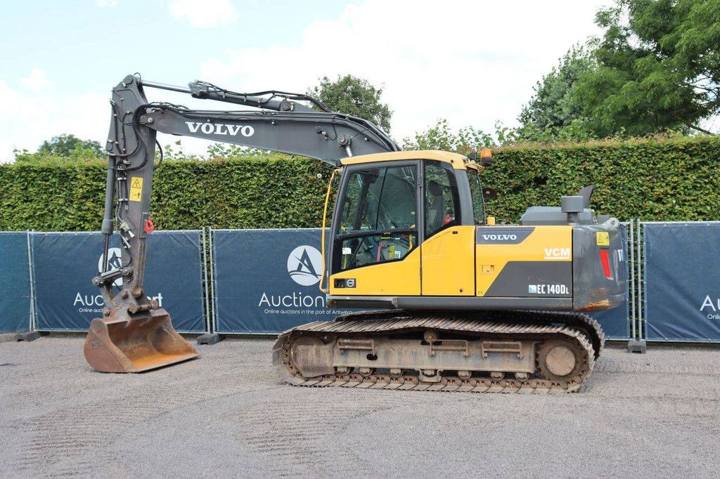 Crawler excavator Volvo EC140DL Diesel 85kW 2013