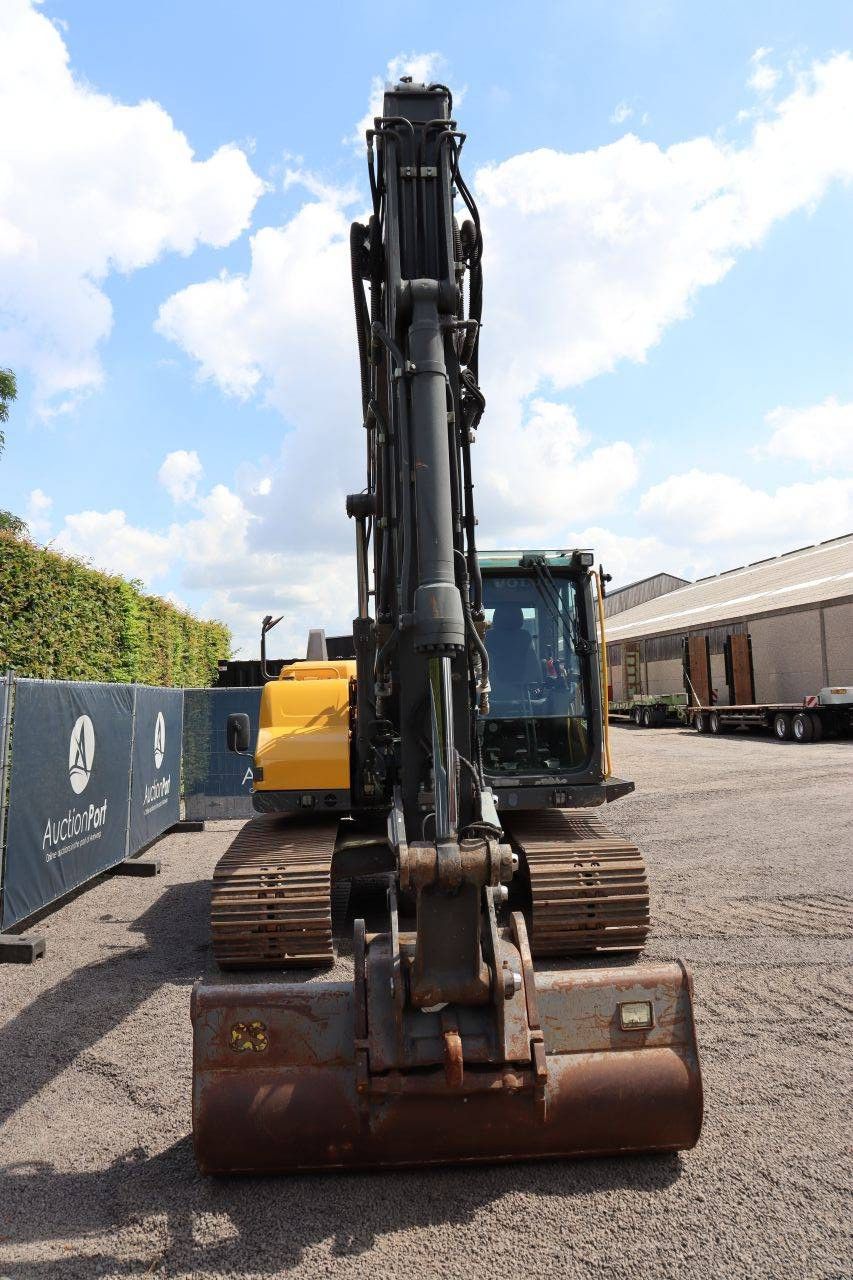 Crawler excavator Volvo EC140DL Diesel 85kW 2013