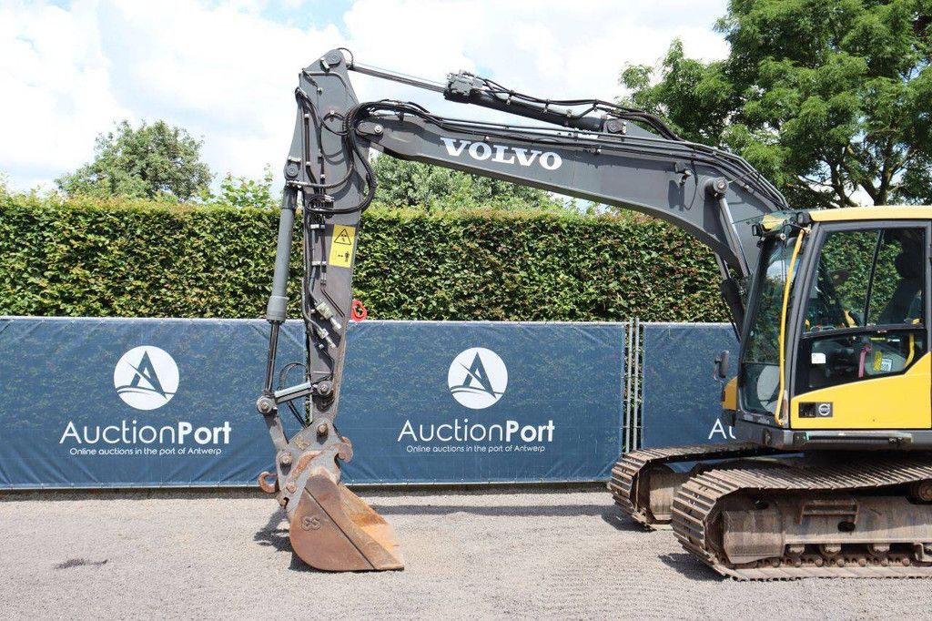 Crawler excavator Volvo EC140DL Diesel 85kW 2013