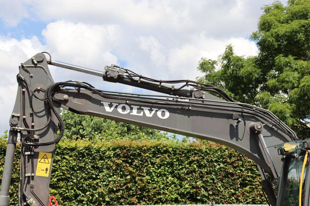 Crawler excavator Volvo EC140DL Diesel 85kW 2013