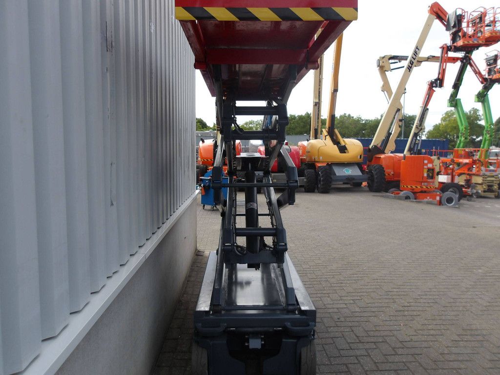 SkyJack SJ3219 Electric Scissor Lift 7.81m 2017