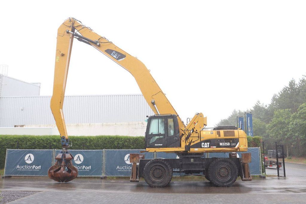 Transferkran Caterpillar M325D Diesel 140kW 2011