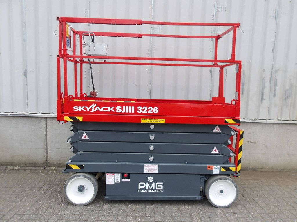 SkyJack SJ3226 Elektrische Scherenbühne 9,92 m 2017