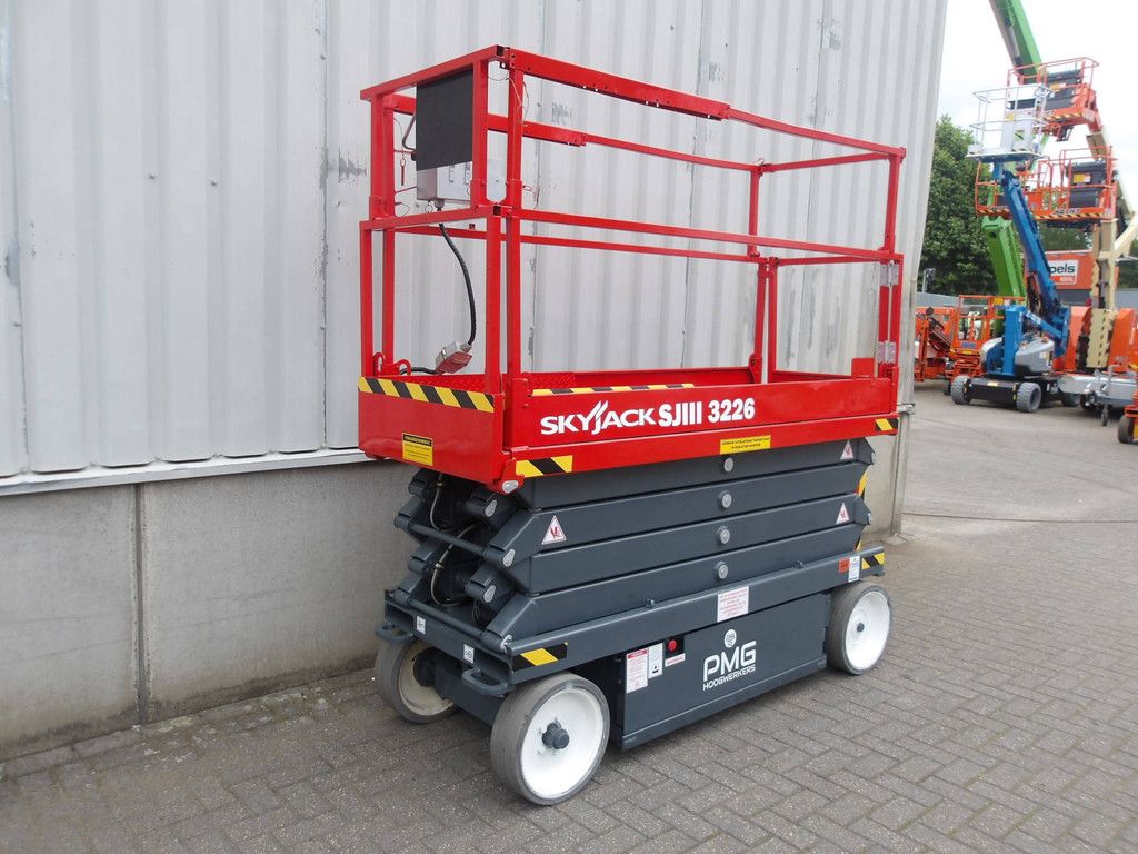 SkyJack SJ3226 Elektrische Scherenbühne 9,92 m 2017