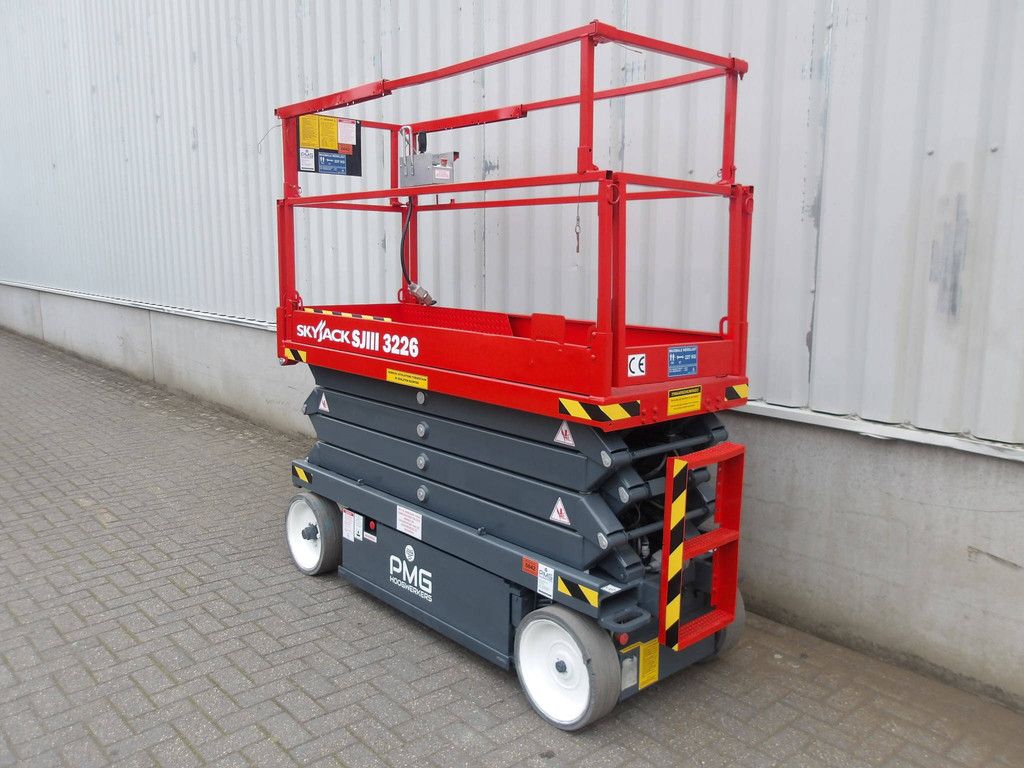 SkyJack SJ3226 Elektrische Scherenbühne 9,92 m 2017