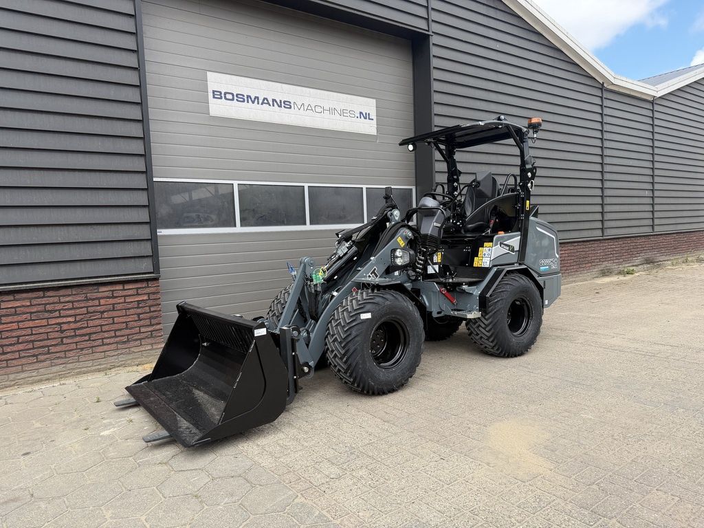 Giant G2700 X-TRA HD+ special color GREY minishovel NIEUW €785 LEASE