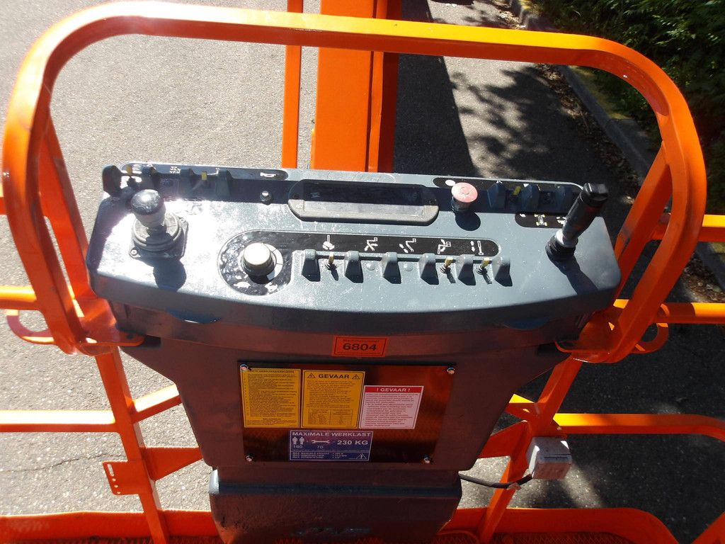 Telescopic boom lift JLG 660SJ Diesel 21.80m 2012