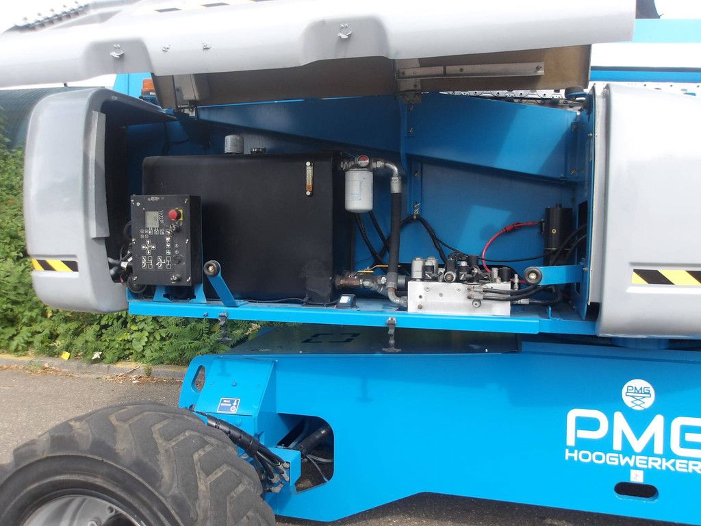 Genie S-105 Diesel Telescopic Boom Lift 34m 2009