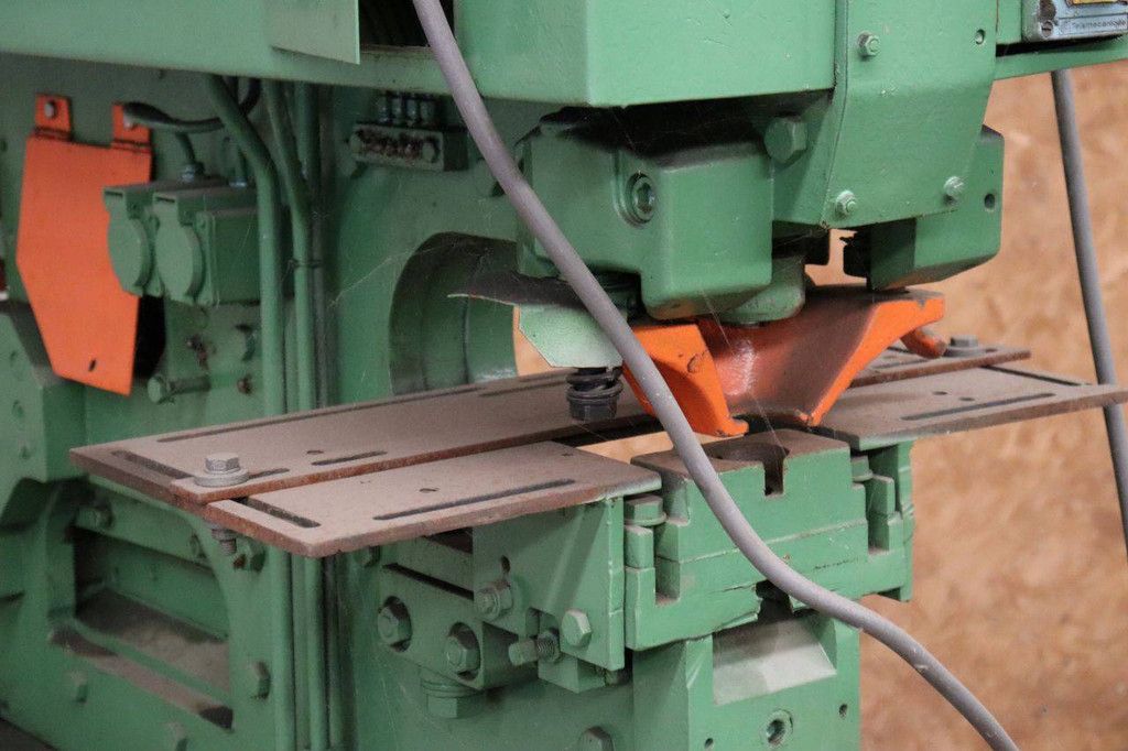 Schneide- und Stanzmaschine Peddinghaus Peddimaster 28/40H