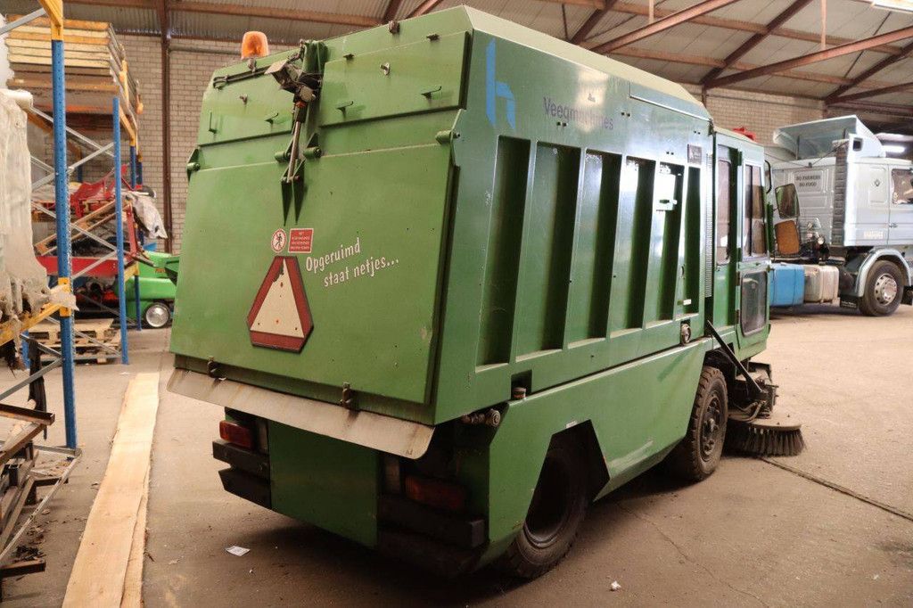 Hofmans HMF400 Diesel Sweeper