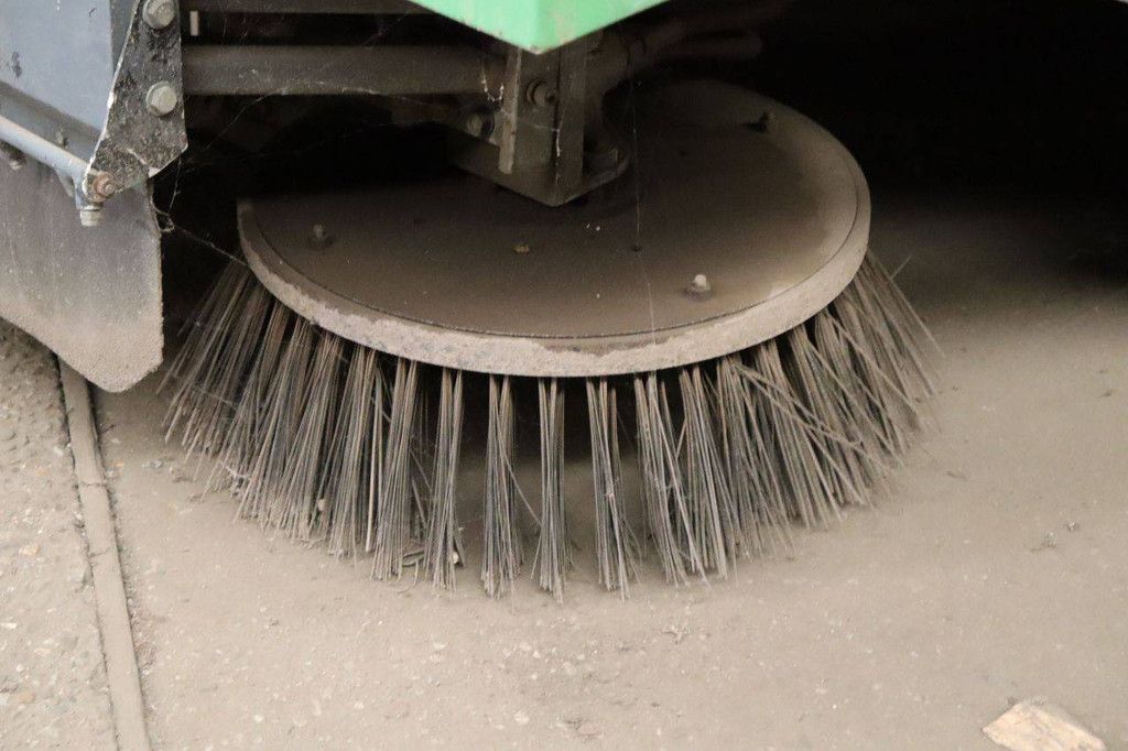 Hofmans HMF400 Diesel Sweeper