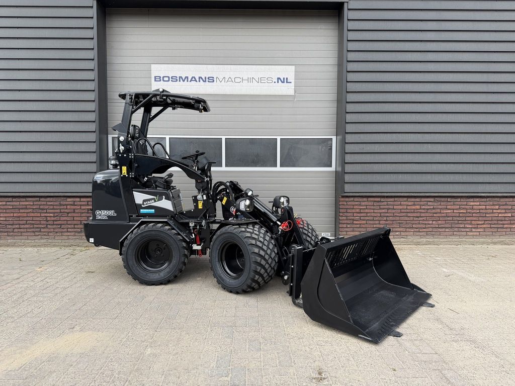 Giant G1500L X-tra minishovel NIEUW BLACK edition €590 LEASE