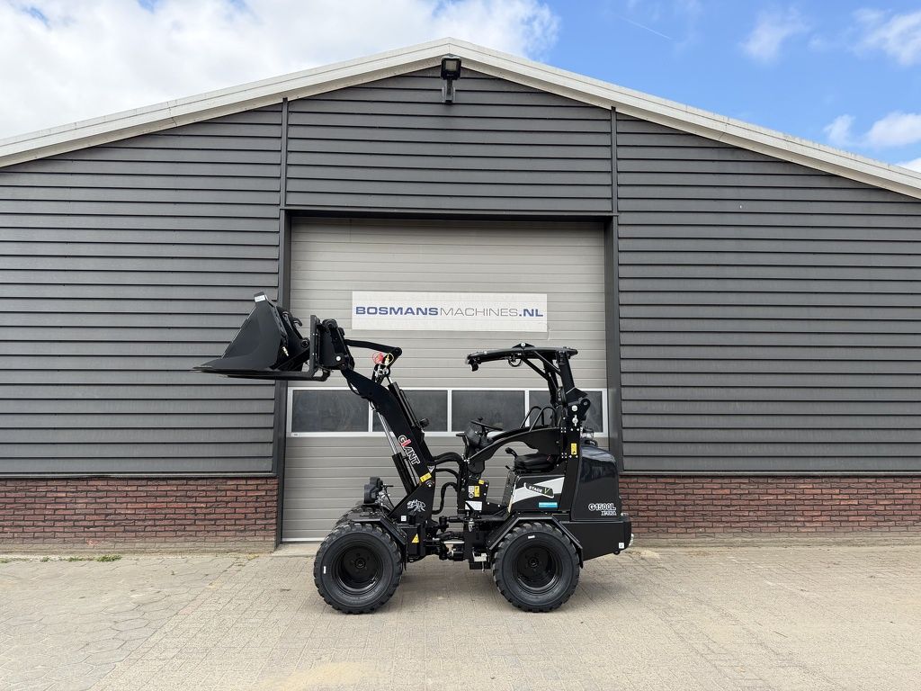 Giant G1500L X-tra minishovel NIEUW BLACK edition €590 LEASE
