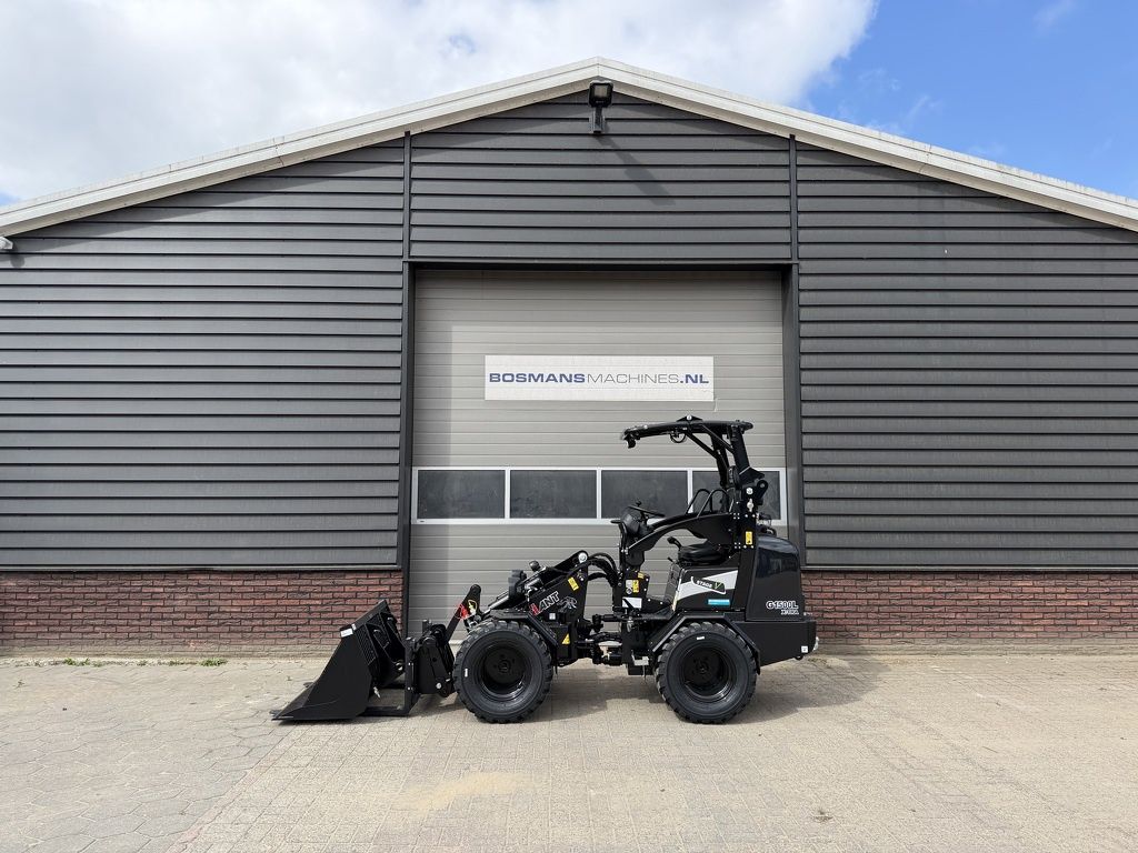 Giant G1500L X-tra minishovel NIEUW BLACK edition €590 LEASE