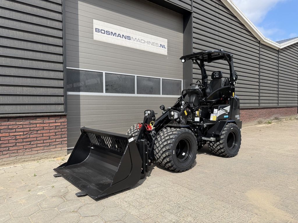 Giant G1500L X-tra minishovel NIEUW BLACK edition €590 LEASE