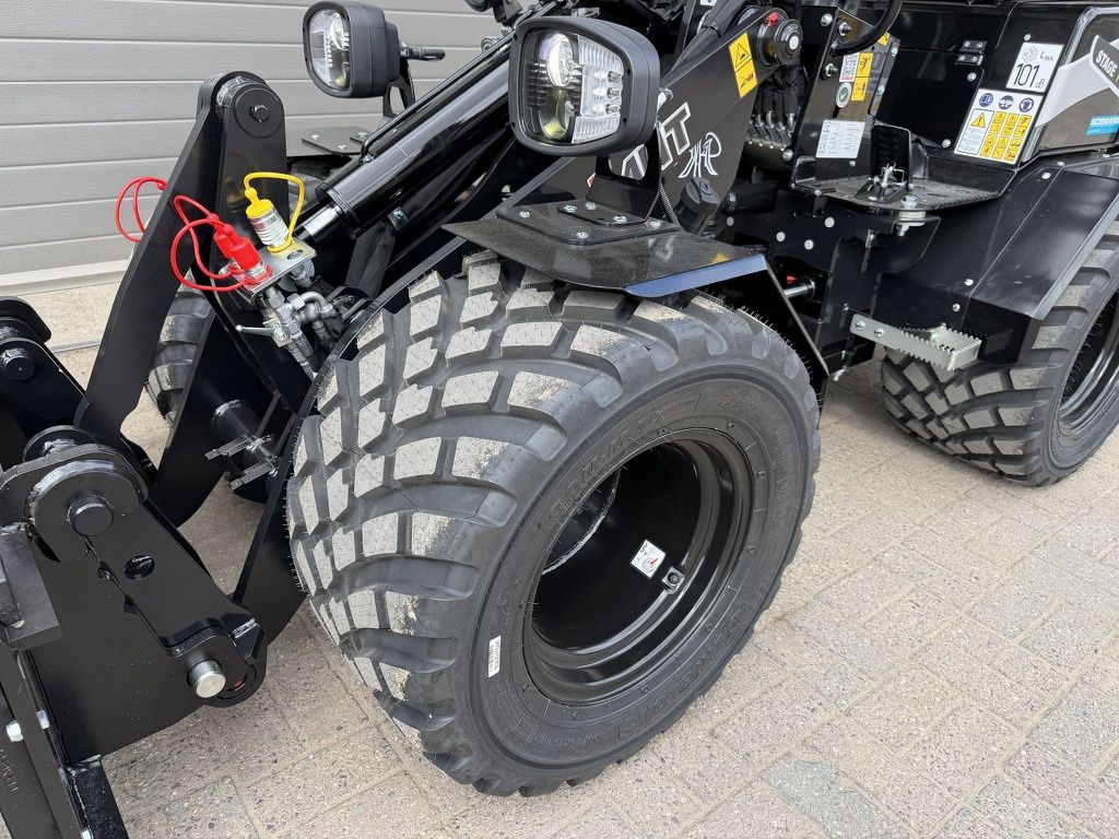 Giant G1500L X-tra minishovel NIEUW BLACK edition €590 LEASE