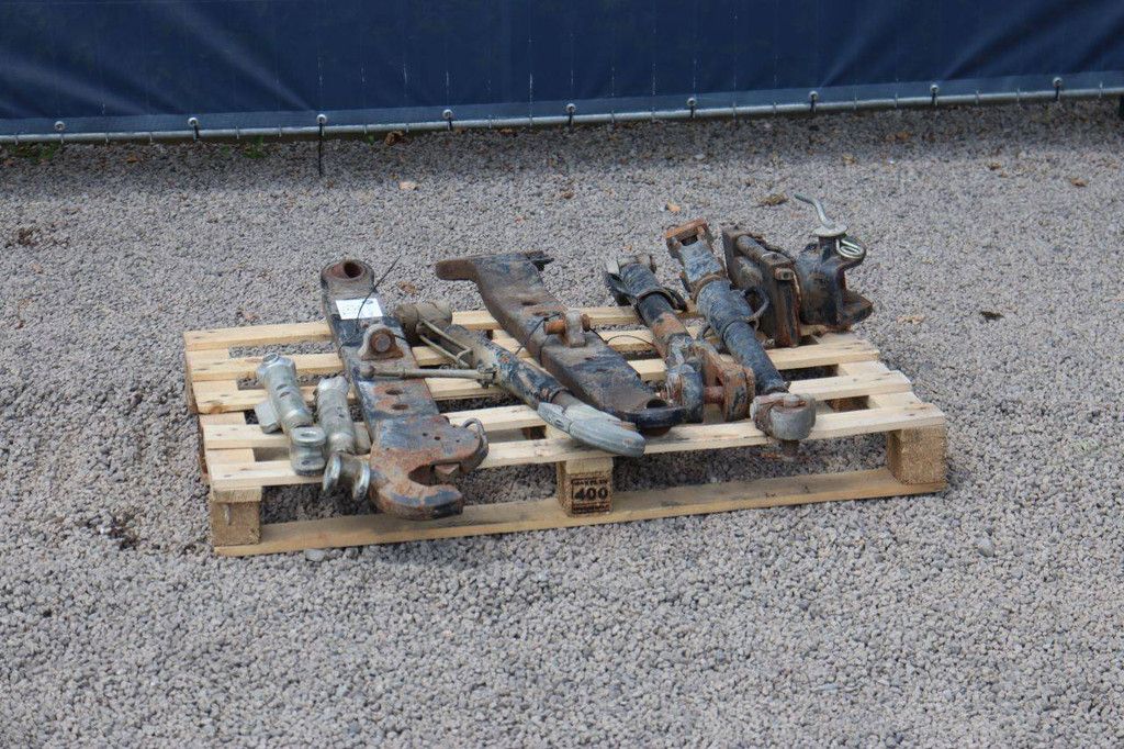 Batch of parts for a tractor 3-point hitch