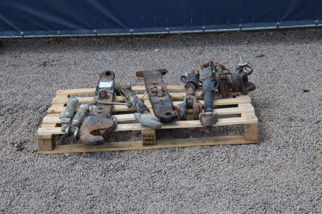 Batch of parts for a tractor 3-point hitch