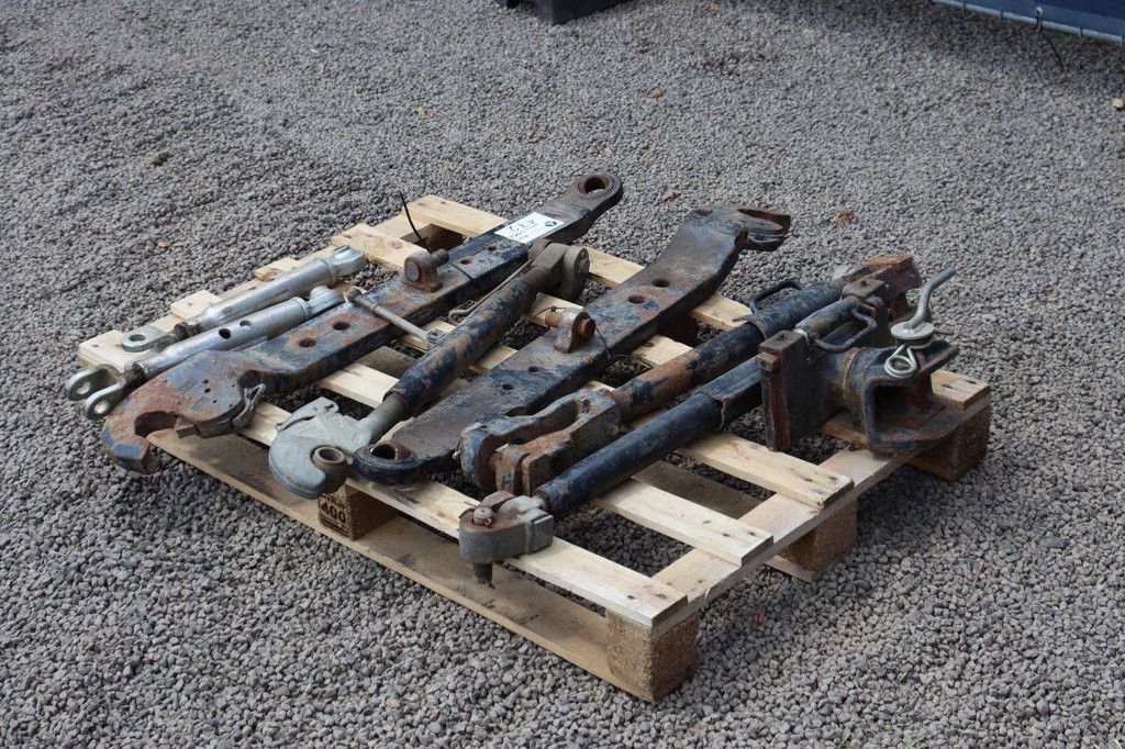 Batch of parts for a tractor 3-point hitch
