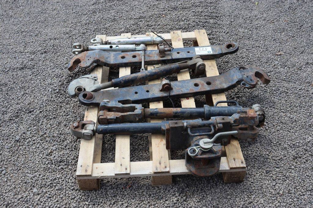 Batch of parts for a tractor 3-point hitch