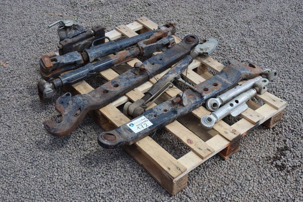 Batch of parts for a tractor 3-point hitch