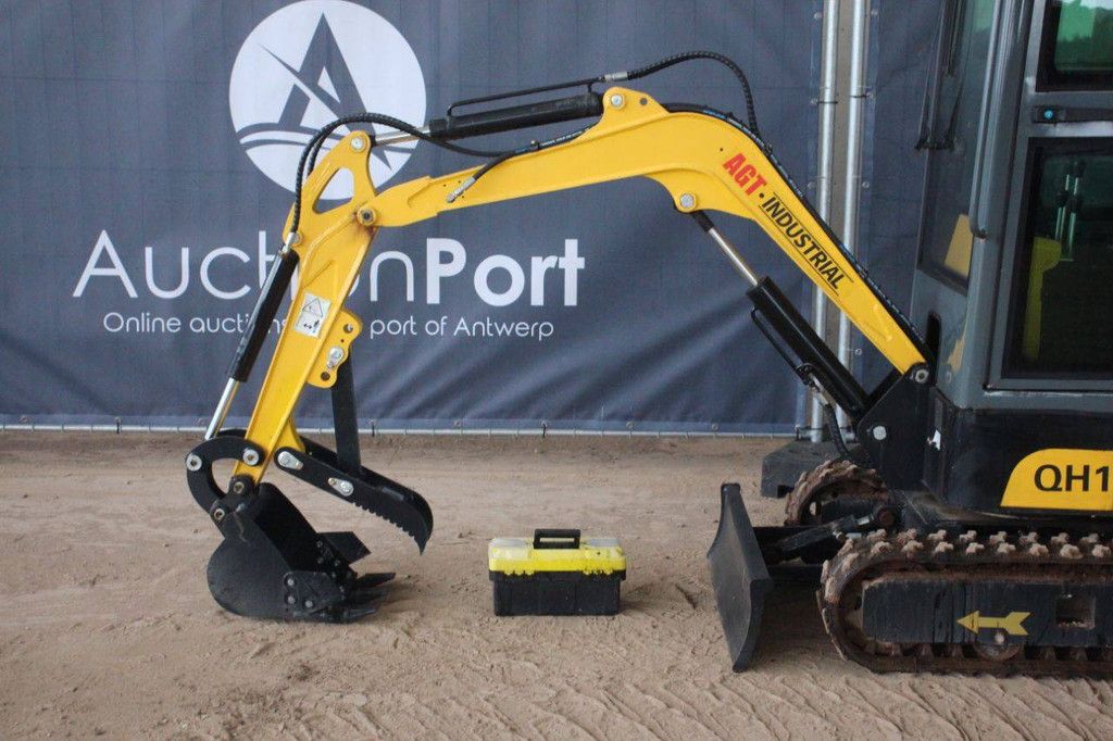 Minigraver AGT Industrial QH13R Diesel 2024 Nieuw