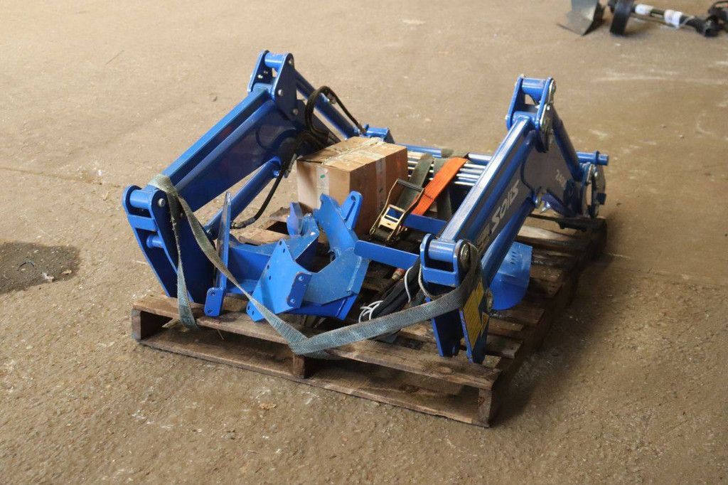 Solis 2400 Frontlader