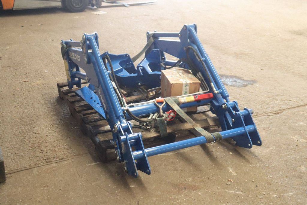 Solis 2400 Frontlader