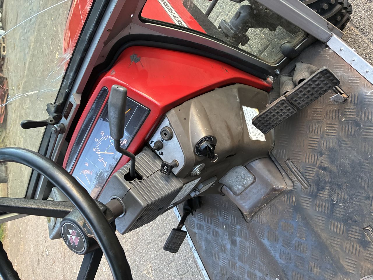 Massey ferguson 1220