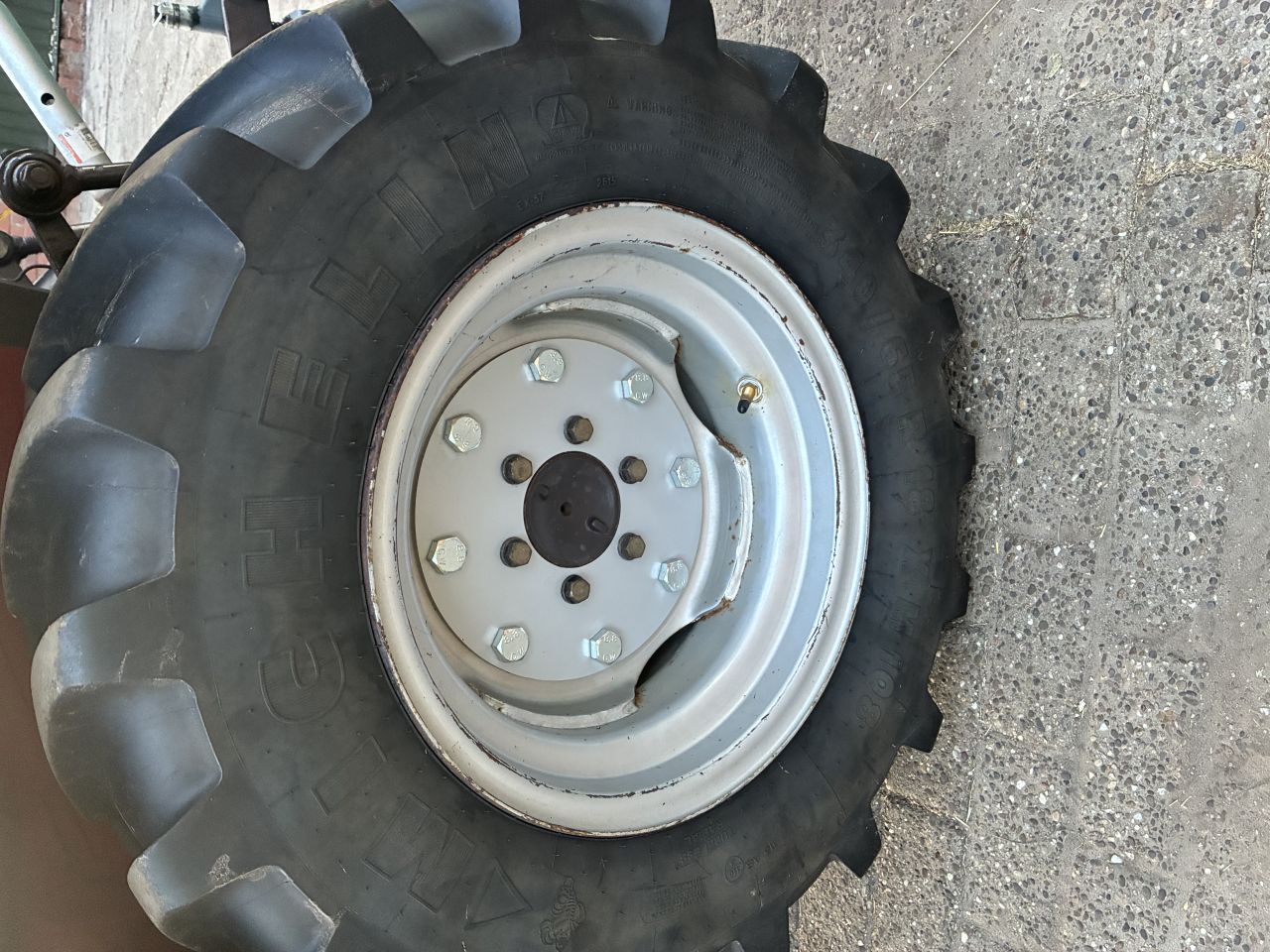 Massey ferguson 1220
