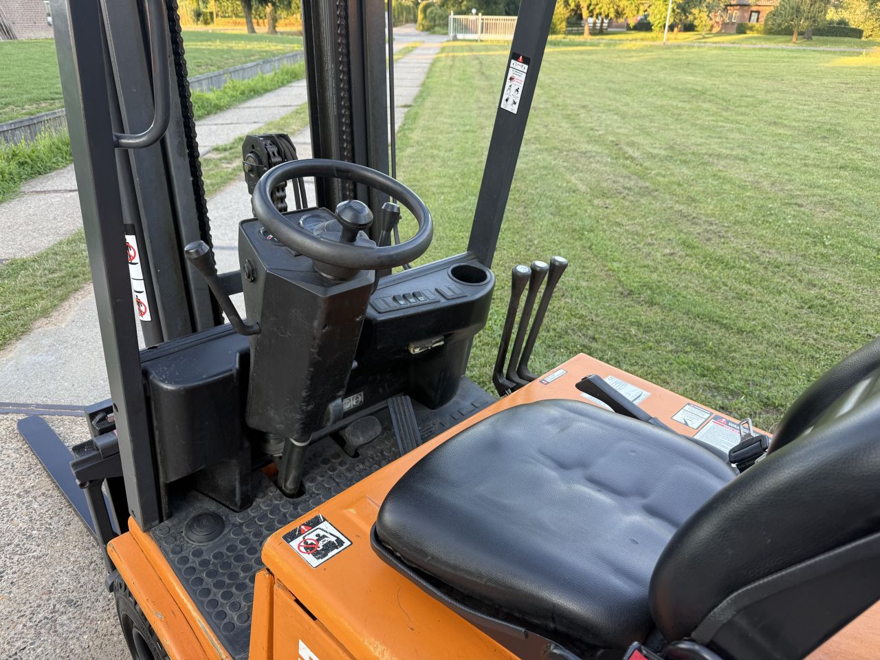 Still 1500KG elektrische heftruck triplo freelift sideshift